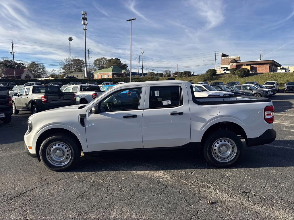 2025 Oxford White Ford Maverick XL FWD Truck
