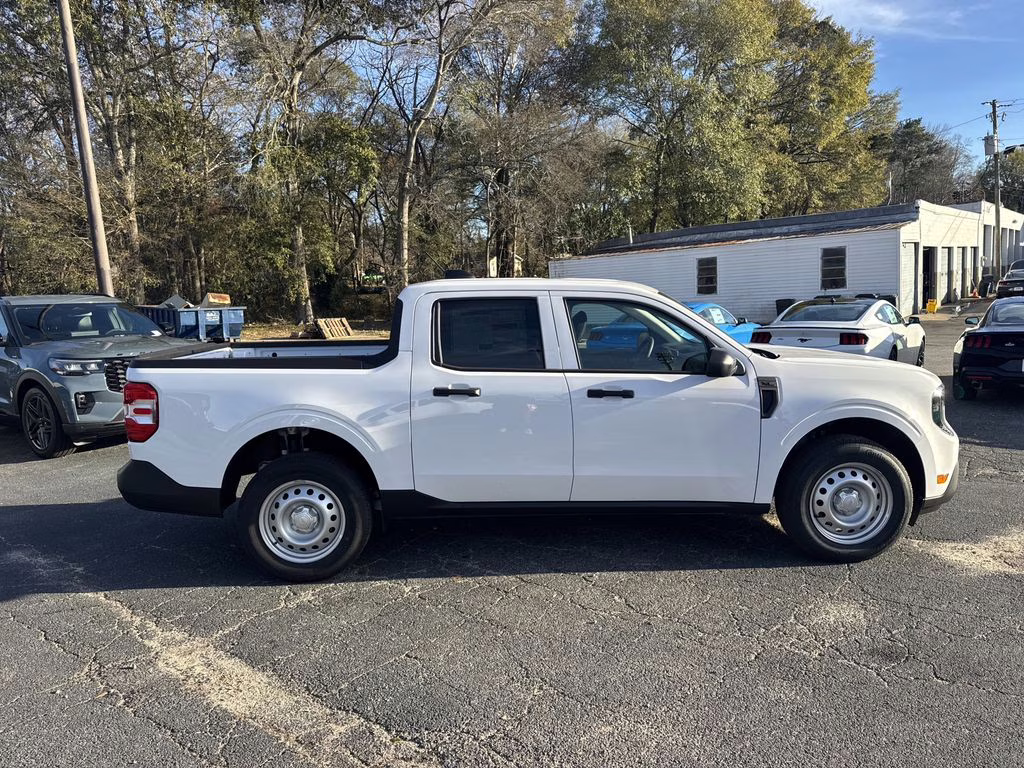 2025 Oxford White Ford Maverick XL FWD Truck