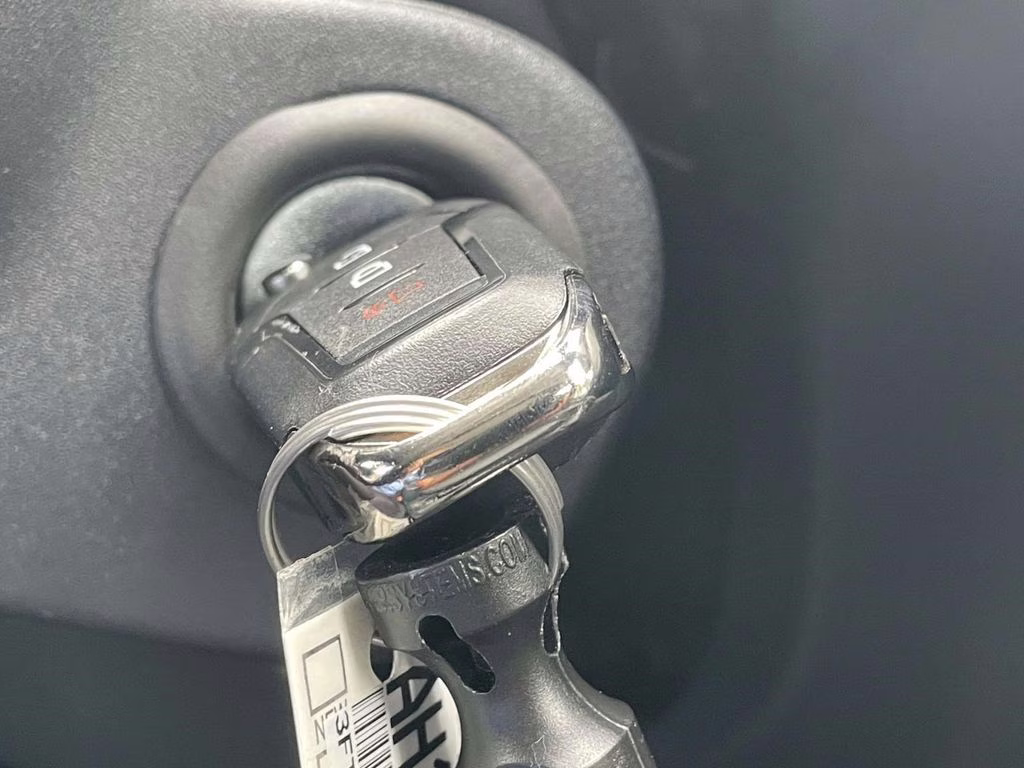 2025 Shadow Black Ford Maverick XL FWD Truck