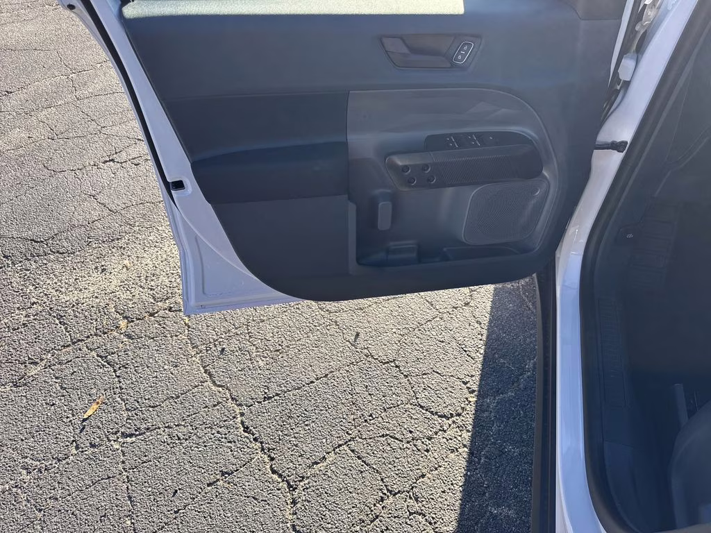 2025 Oxford White Ford Maverick XL FWD Truck