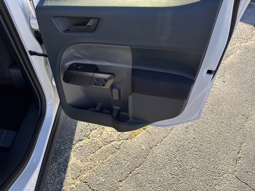 2025 Oxford White Ford Maverick XL FWD Truck