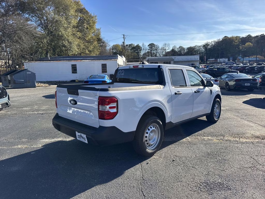 2025 Oxford White Ford Maverick XL FWD Truck