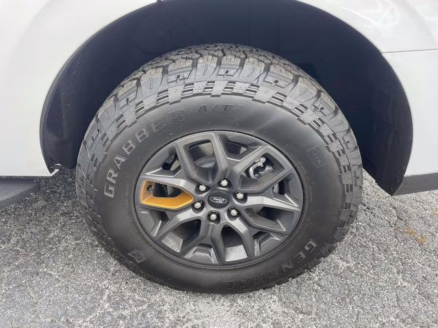 2025 Oxford White Ford Expedition Tremor 4X4 SUV