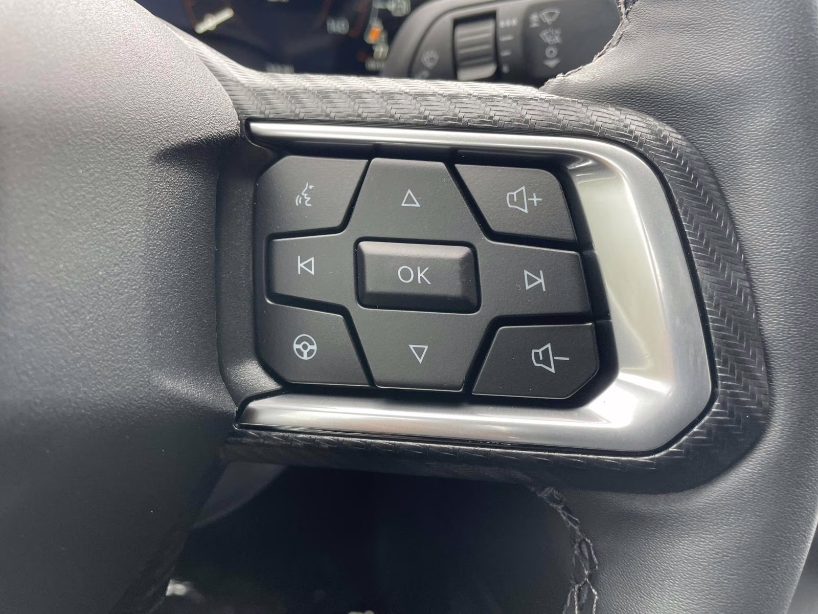 2026 Oxford White Ford Mustang EcoBoost RWD Coupe