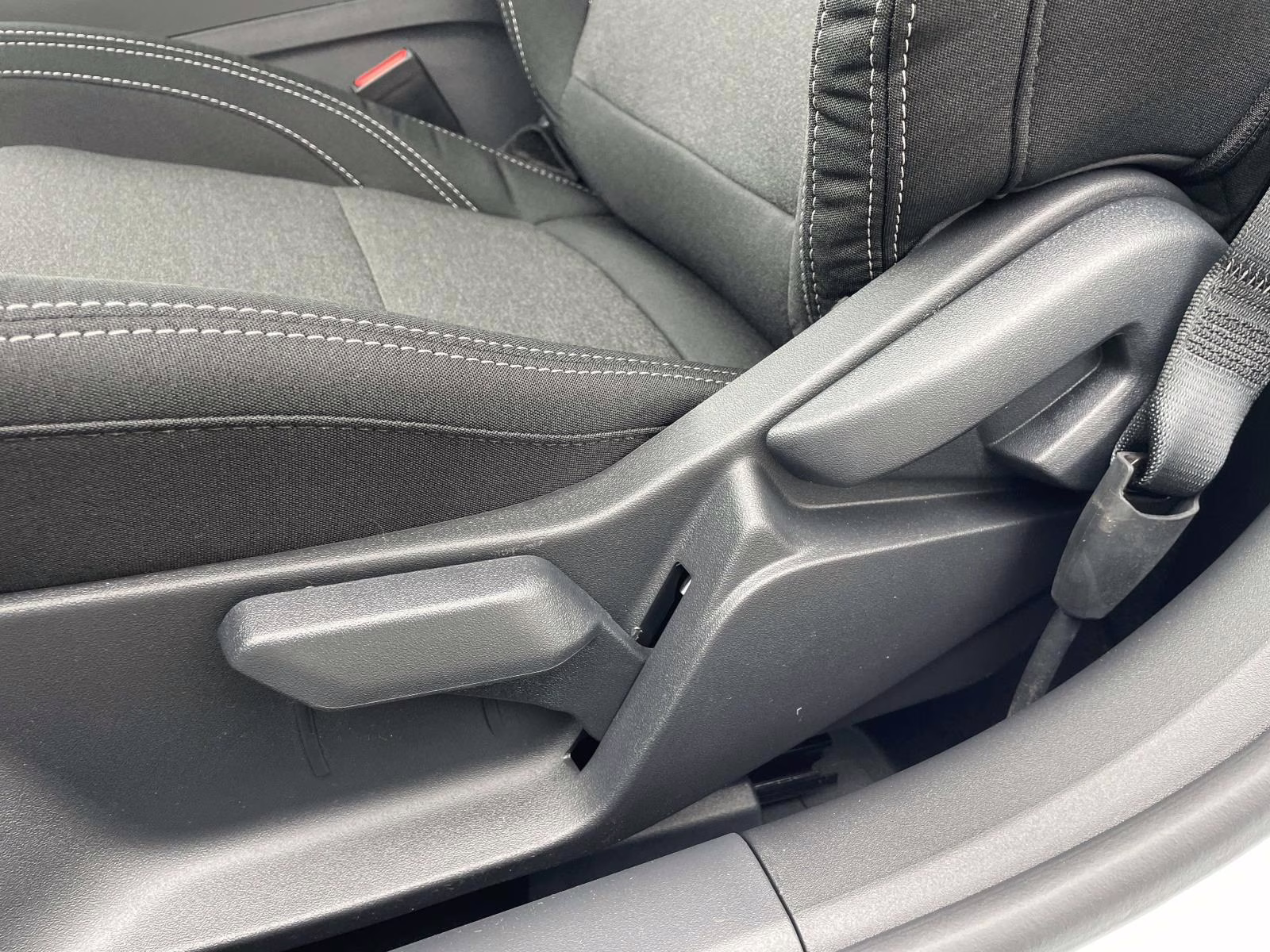 2026 Oxford White Ford Mustang EcoBoost RWD Coupe