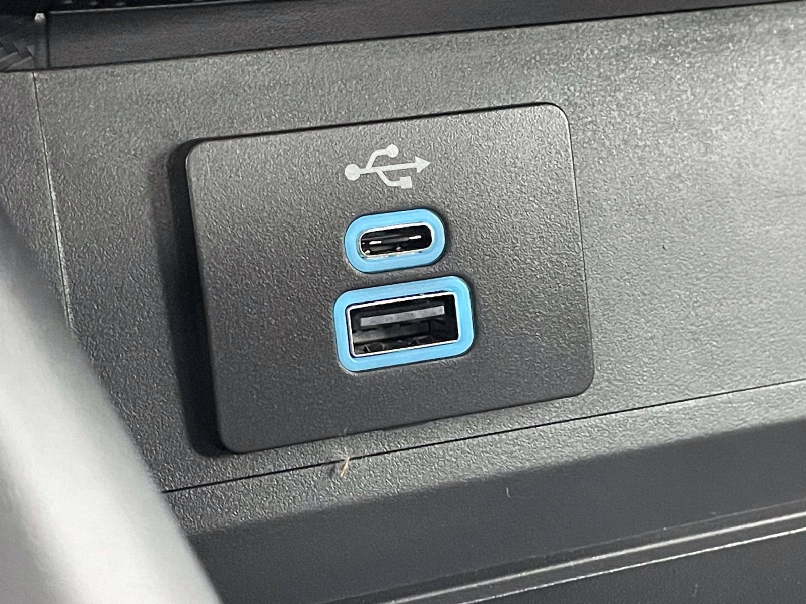 2026 Oxford White Ford Mustang EcoBoost RWD Coupe