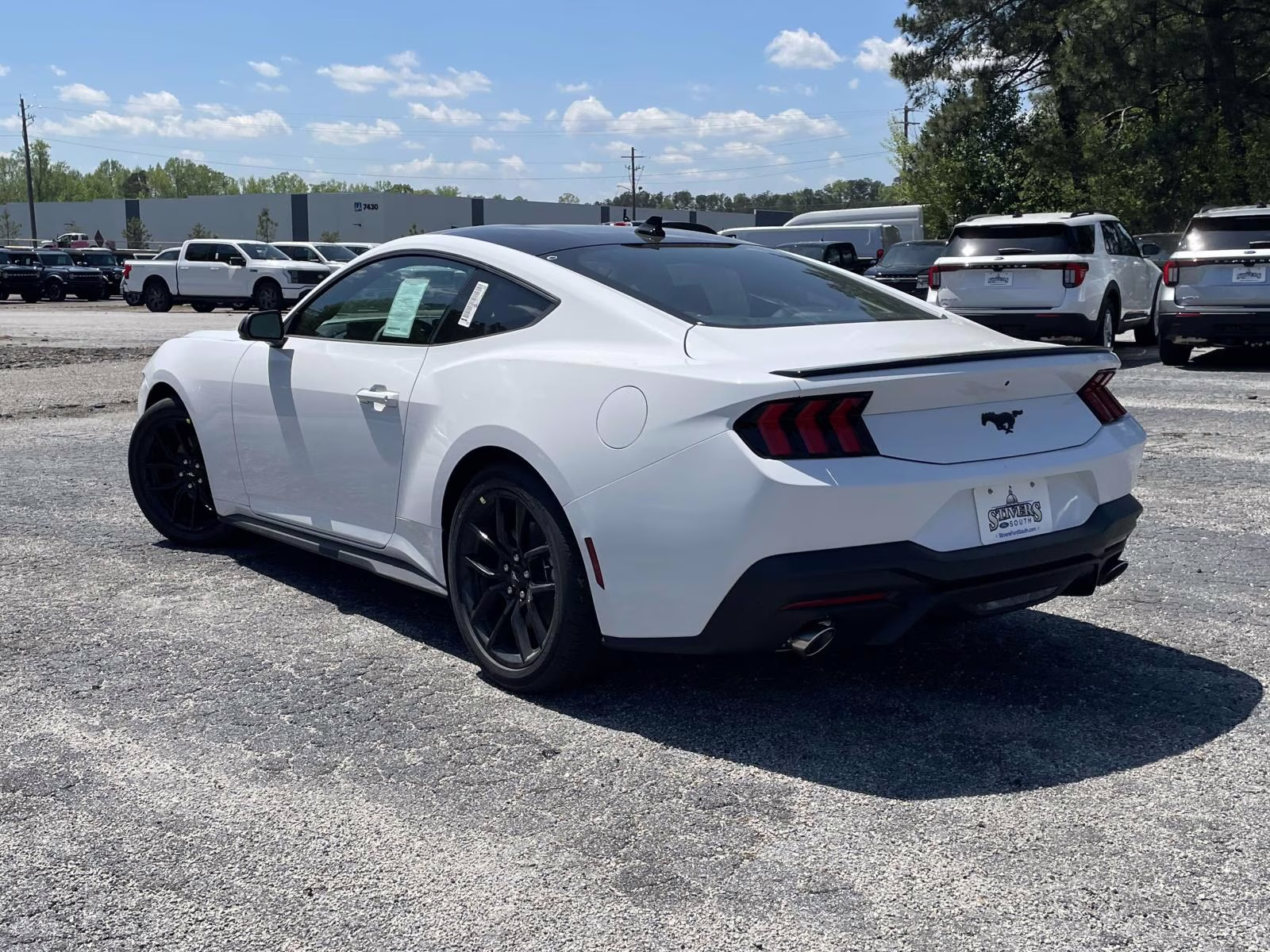2025 Oxford White Ford Mustang EcoBoost RWD Coupe