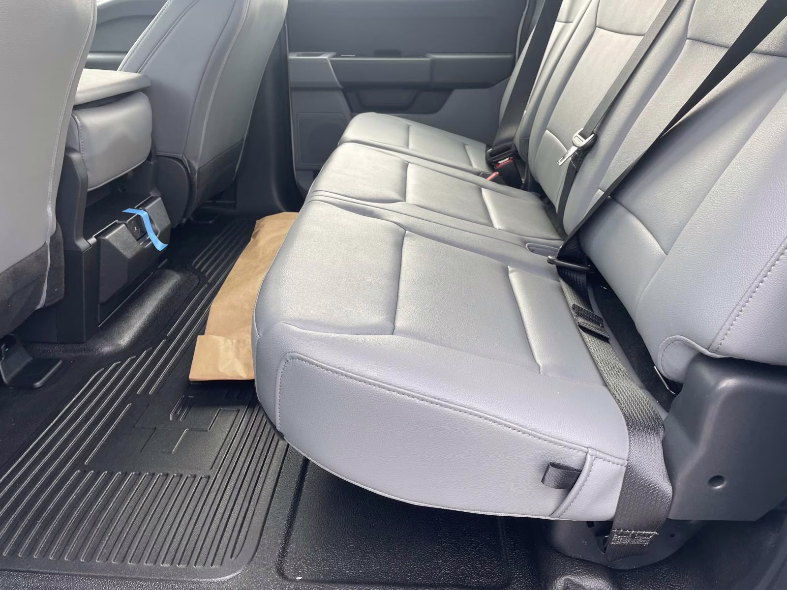 2025 Oxford White Ford Super Duty F-250 SRW XL 4X4 Truck