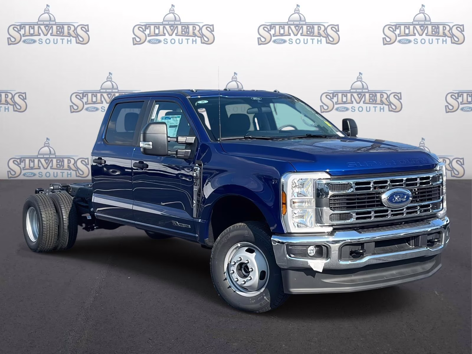 2026 Blue Metallic Ford Super Duty F-350 DRW XL 4X4 Chassis