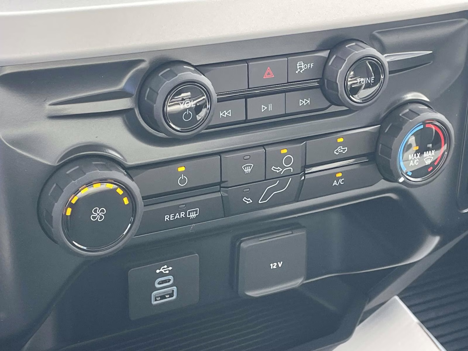 2026 Oxford White Ford Super Duty F-350 SRW XL RWD Chassis