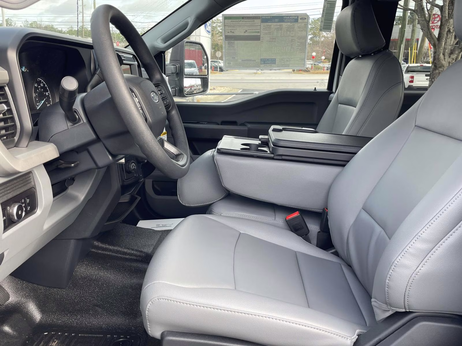 2026 Oxford White Ford Super Duty F-350 SRW XL RWD Chassis