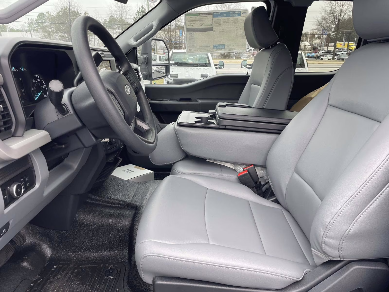 2026 Oxford White Ford Super Duty F-350 SRW XL 4X4 Chassis