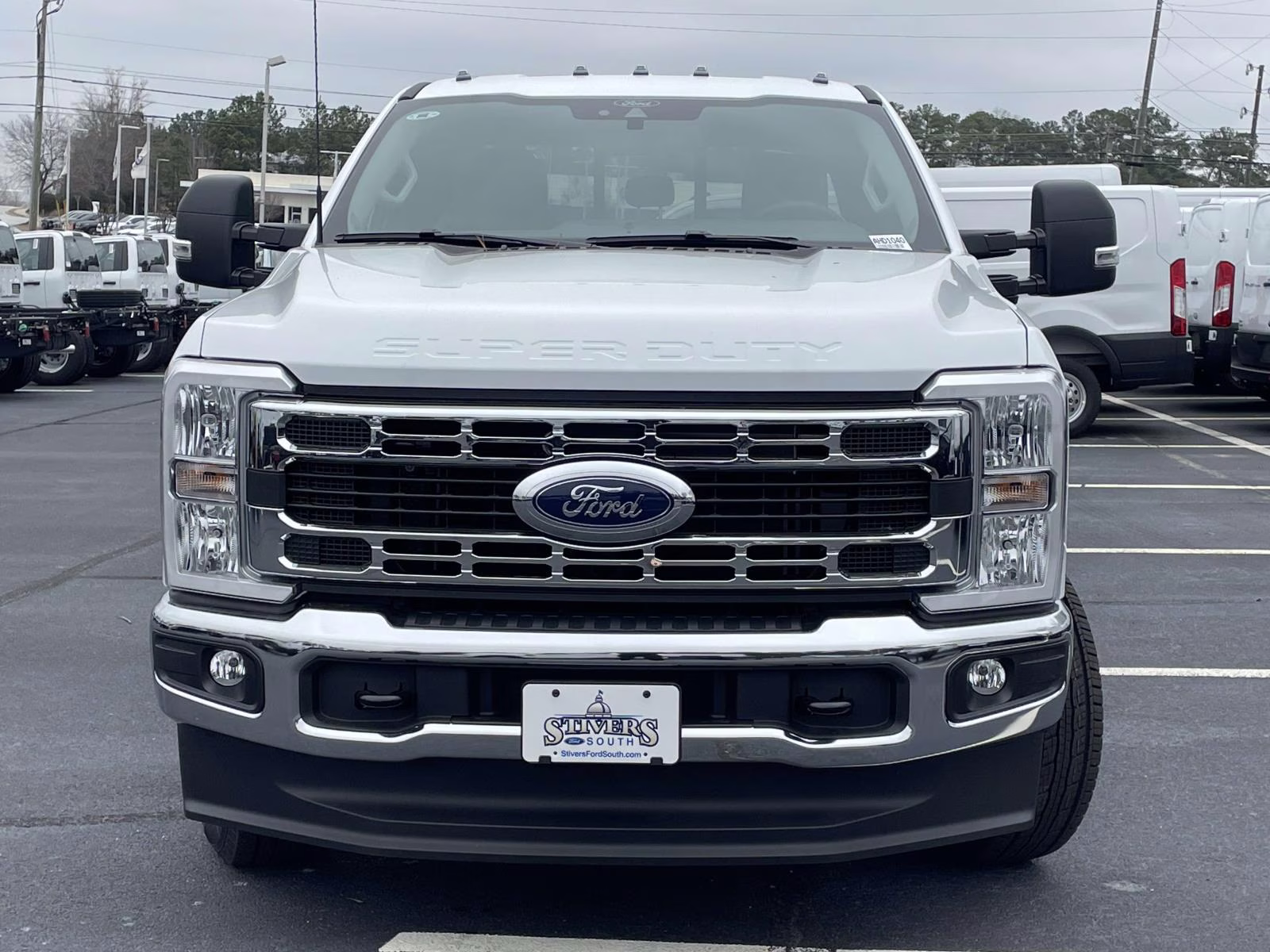 2026 Oxford White Ford Super Duty F-350 SRW XL 4X4 Chassis