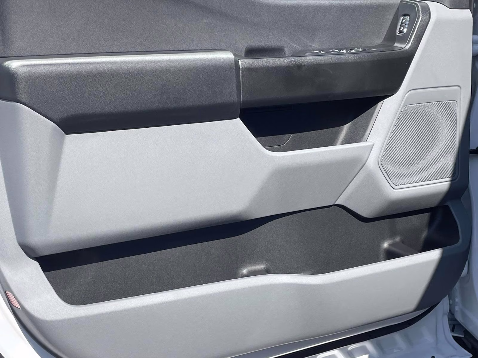 2026 Oxford White Ford Super Duty F-350 SRW XL 4X4 Chassis