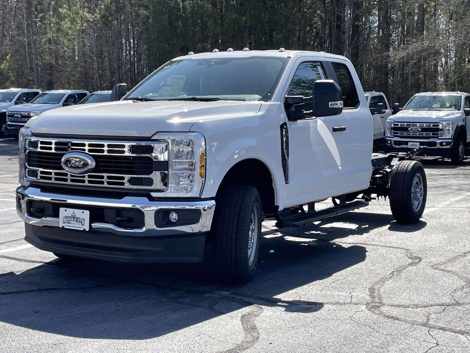 2026 Oxford White Ford Super Duty F-350 SRW XL 4X4 Chassis