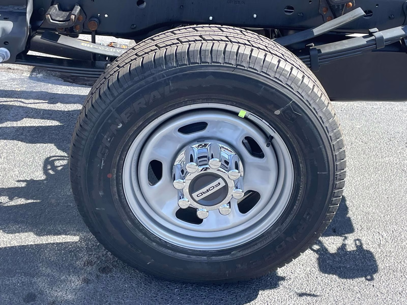 2026 Oxford White Ford Super Duty F-350 SRW XL 4X4 Chassis