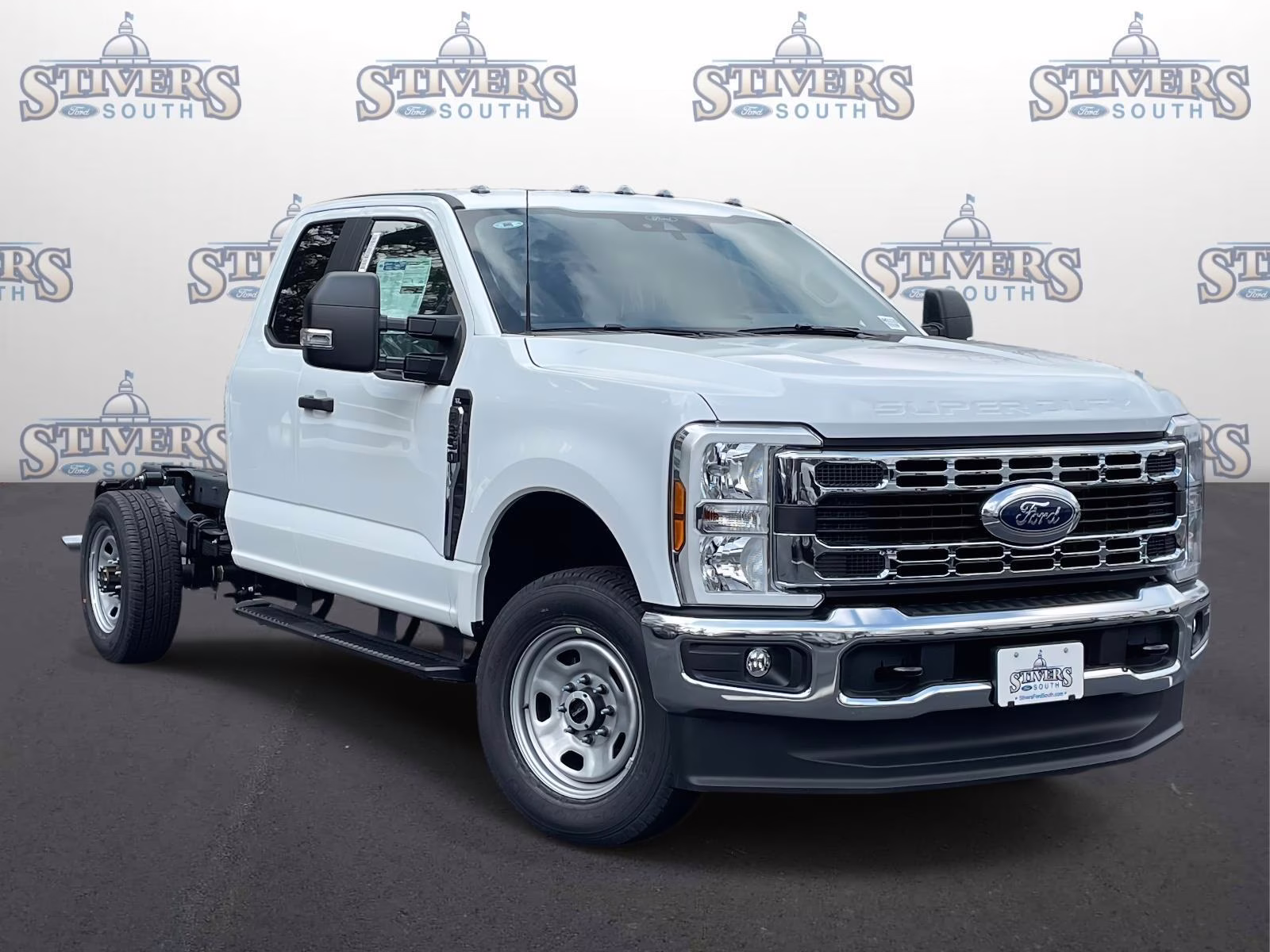 2026 Oxford White Ford Super Duty F-350 SRW XL 4X4 Chassis