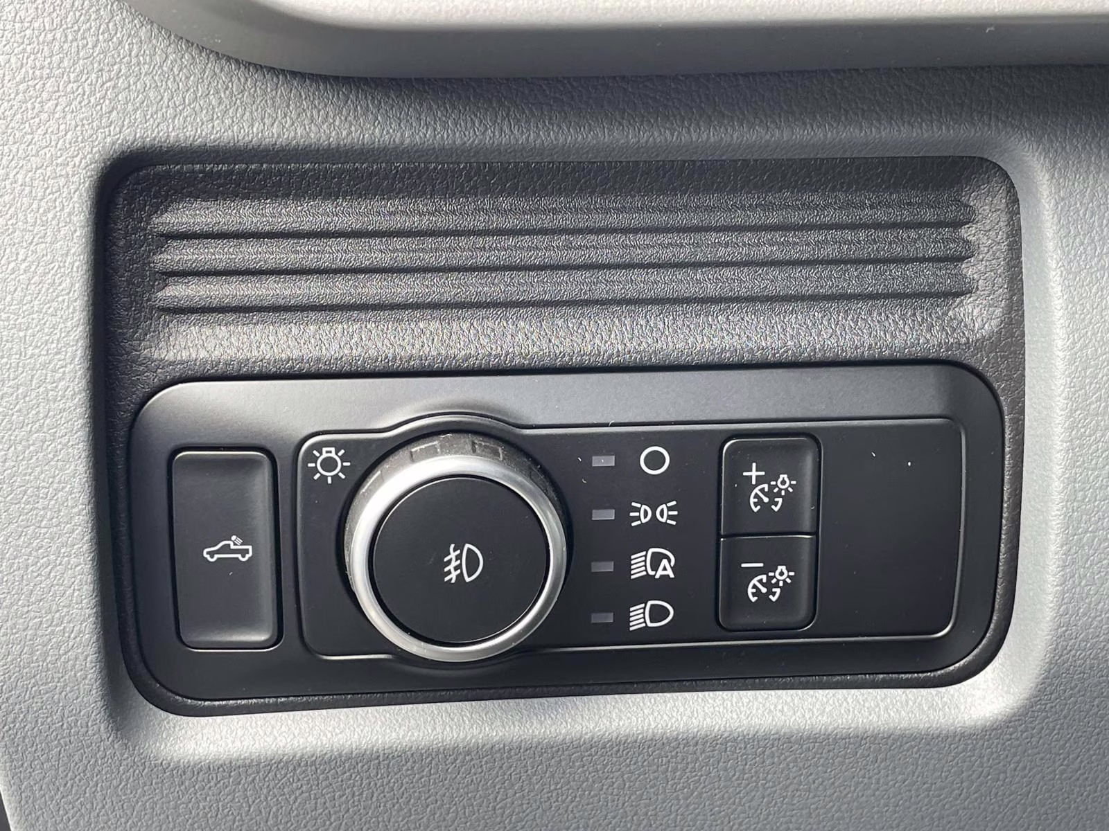 2026 Oxford White Ford Super Duty F-350 SRW XL 4X4 Chassis