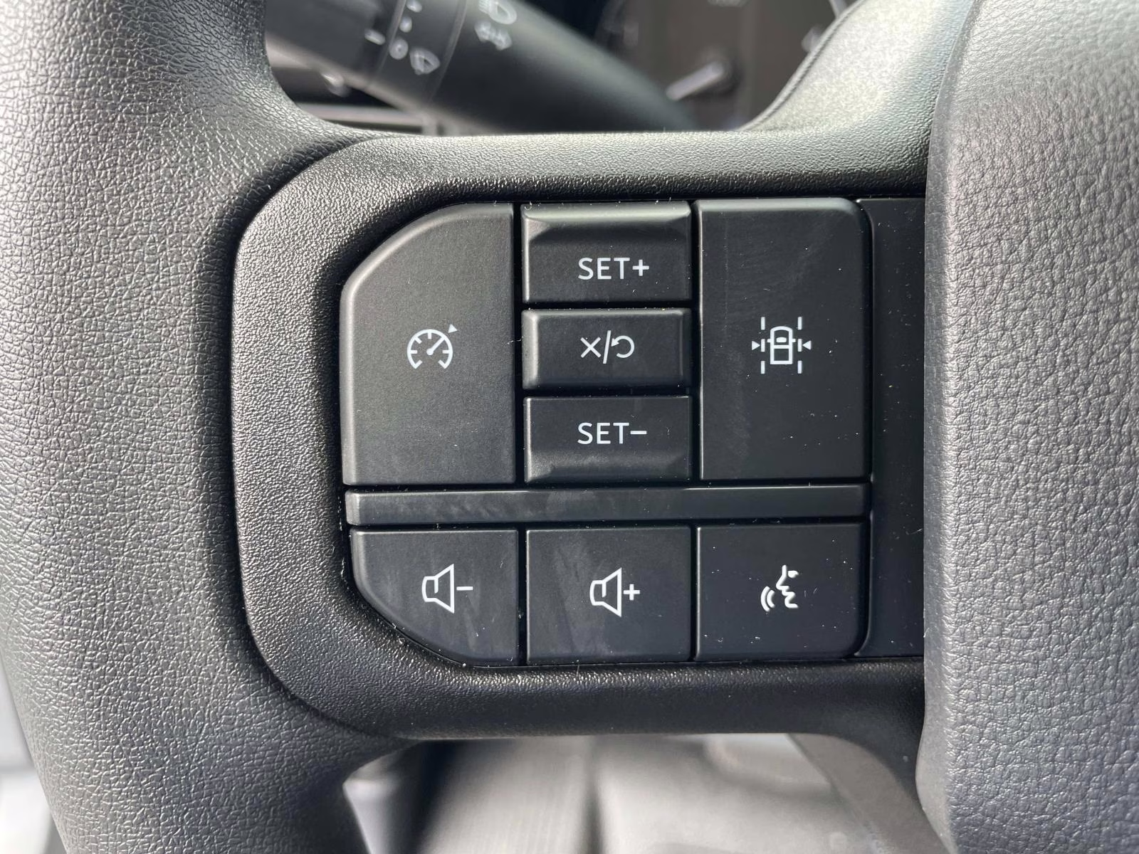 2026 Oxford White Ford Super Duty F-350 SRW XL 4X4 Chassis