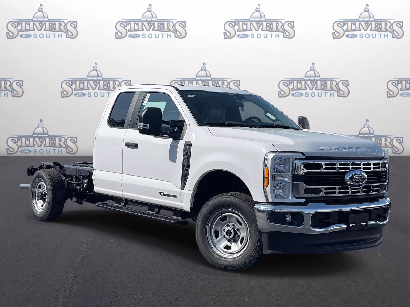 2026 Oxford White Ford Super Duty F-350 SRW XL 4X4 Chassis