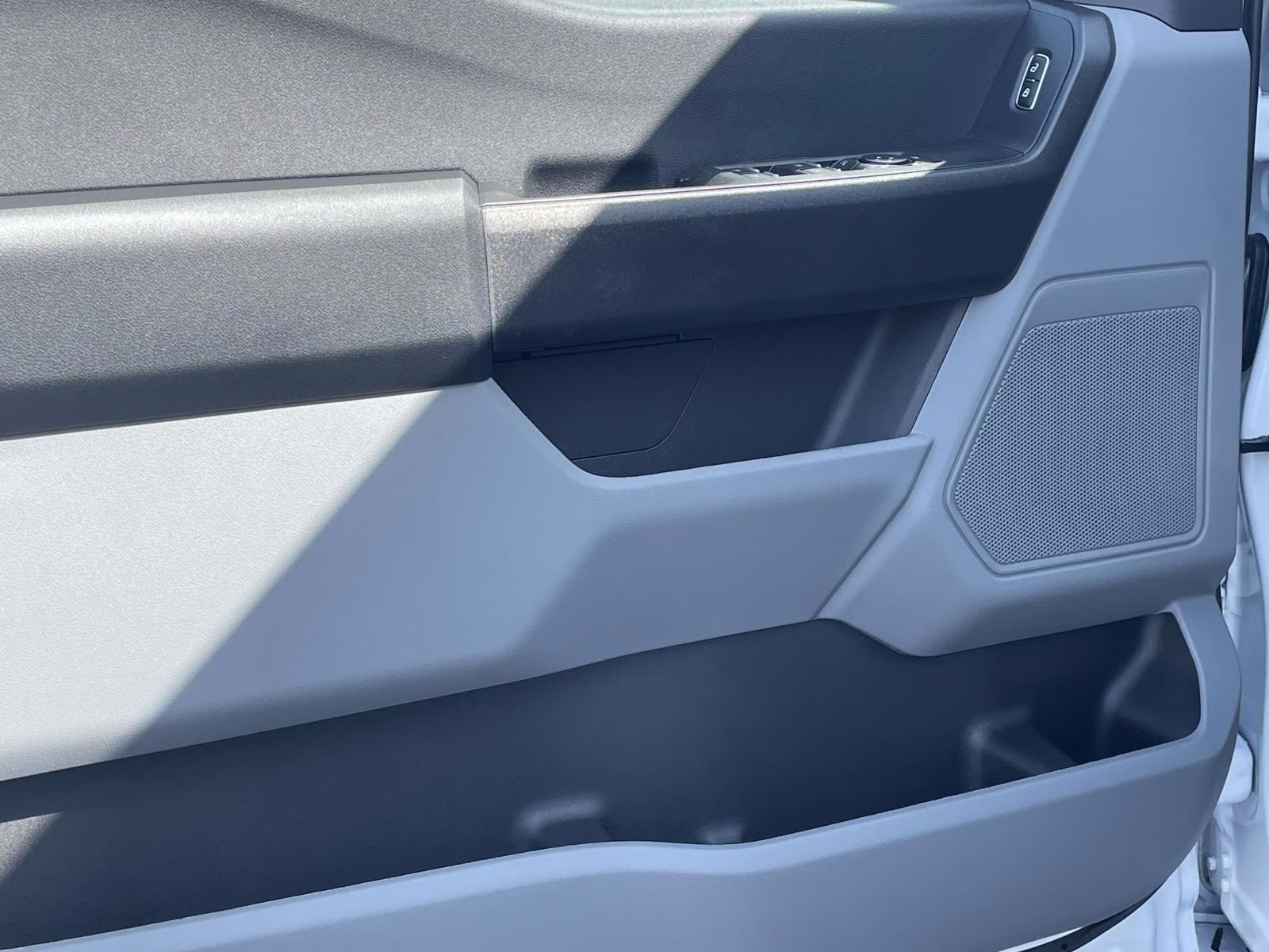 2026 Oxford White Ford Super Duty F-350 SRW XL 4X4 Chassis