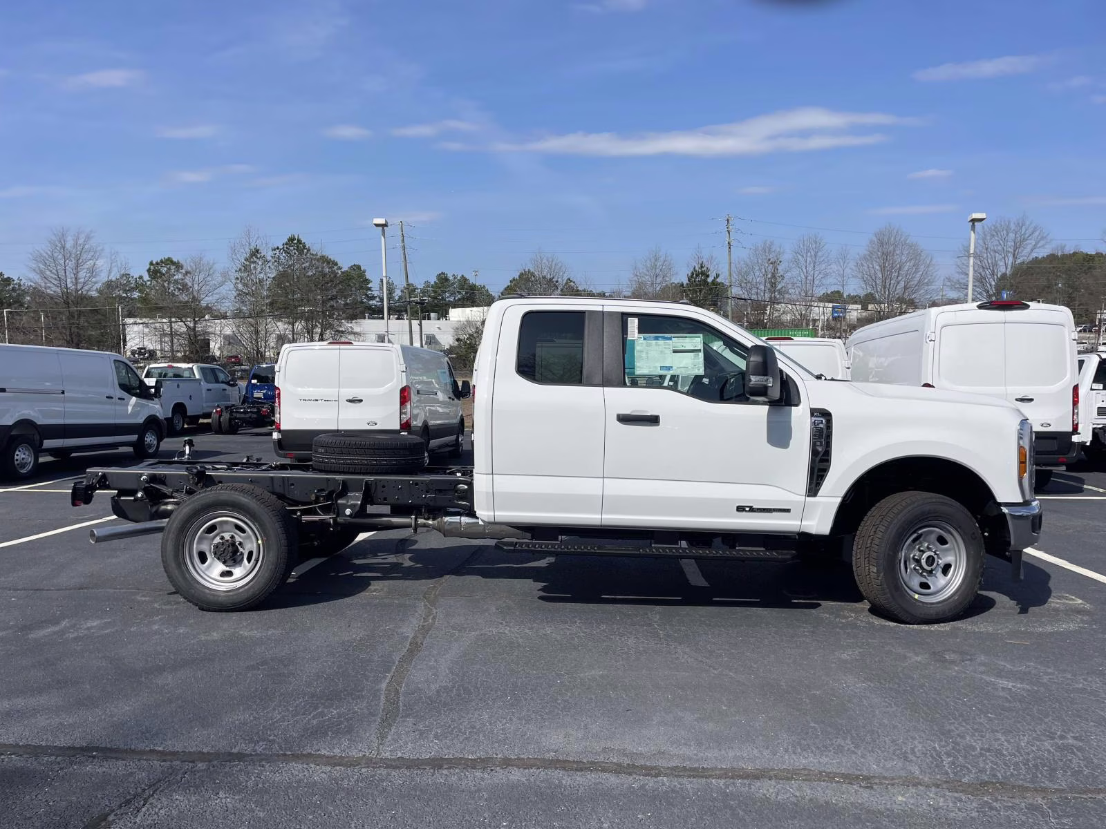 2026 Oxford White Ford Super Duty F-350 SRW XL 4X4 Chassis