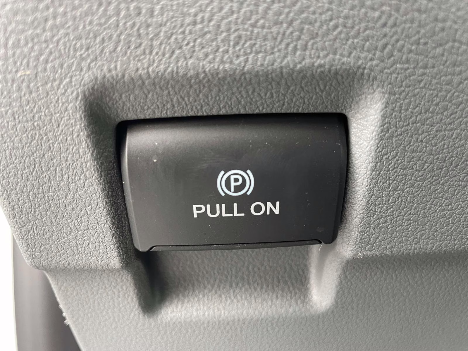 2026 Oxford White Ford Super Duty F-350 DRW XL RWD Chassis