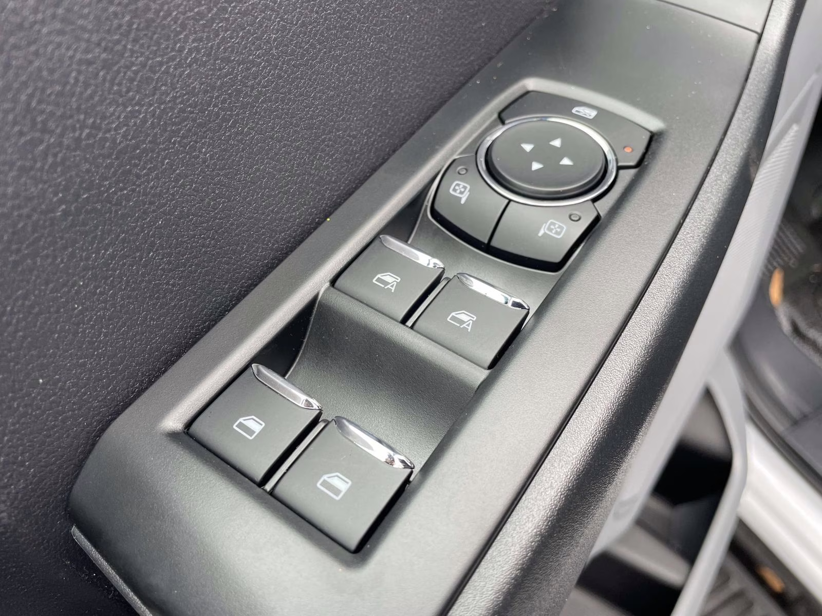 2026 Oxford White Ford Super Duty F-350 DRW XL RWD Chassis