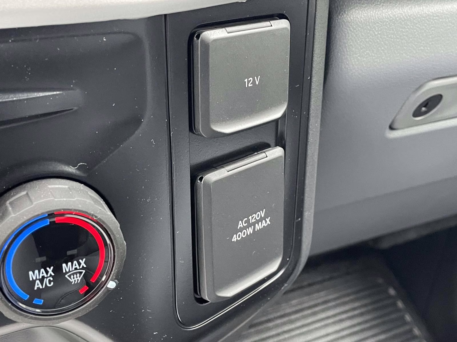 2026 Oxford White Ford Super Duty F-350 DRW XL RWD Chassis