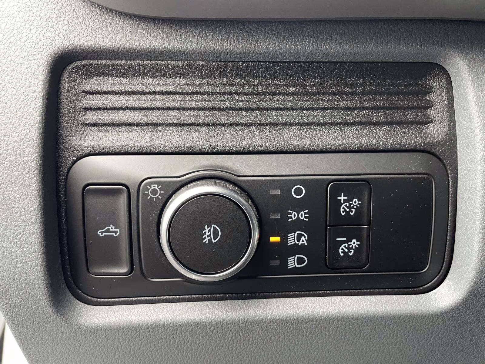 2026 Oxford White Ford Super Duty F-350 DRW XL RWD Chassis