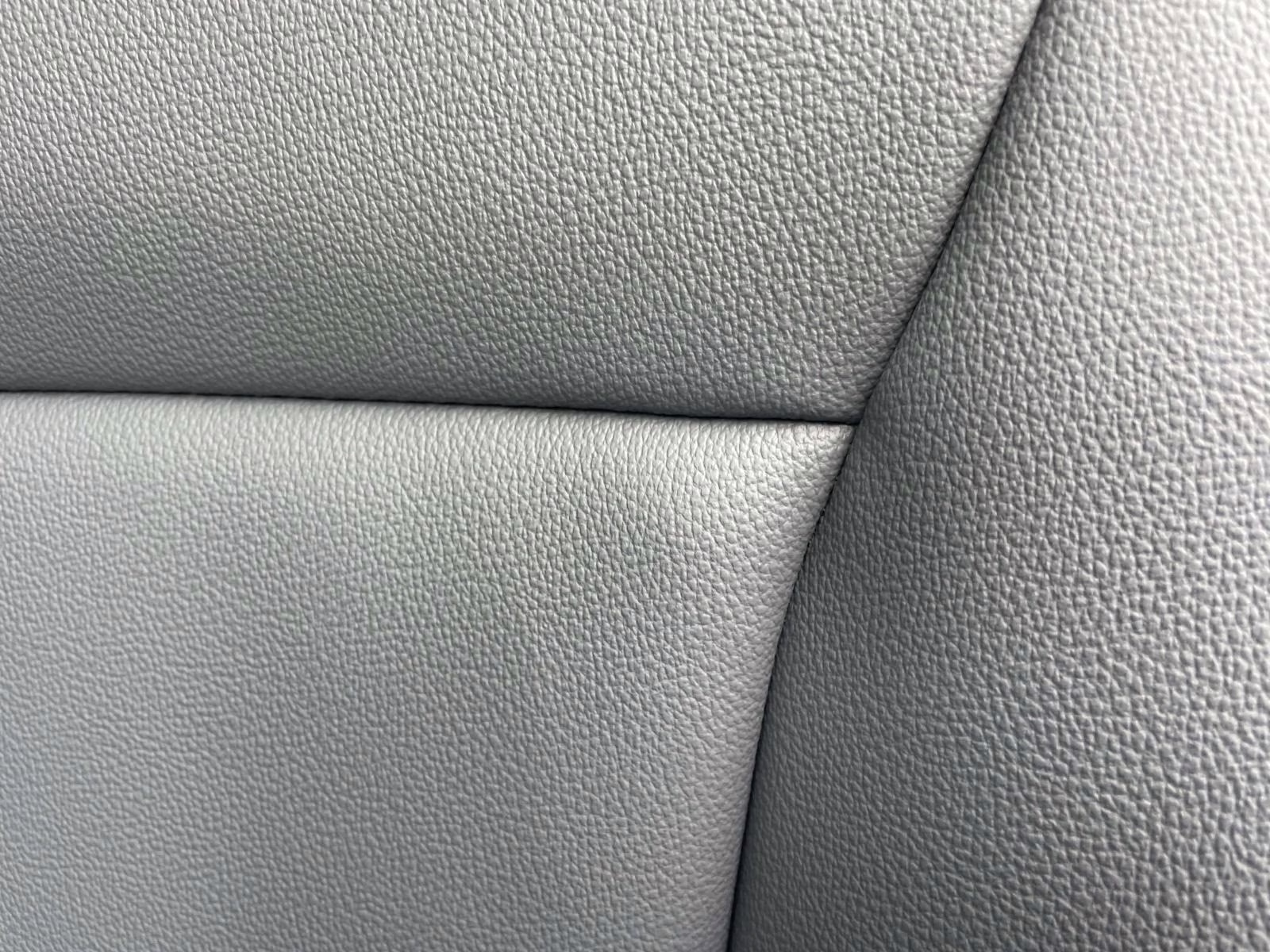 2026 Oxford White Ford Super Duty F-350 DRW XL RWD Chassis