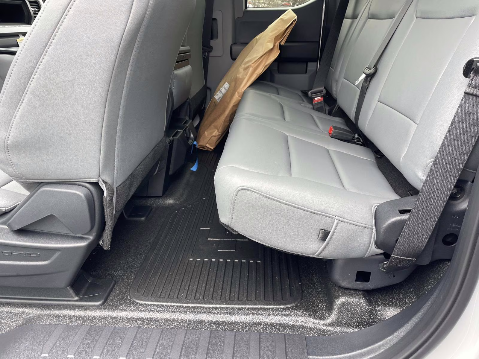 2026 Oxford White Ford Super Duty F-350 DRW XL 4X4 Chassis