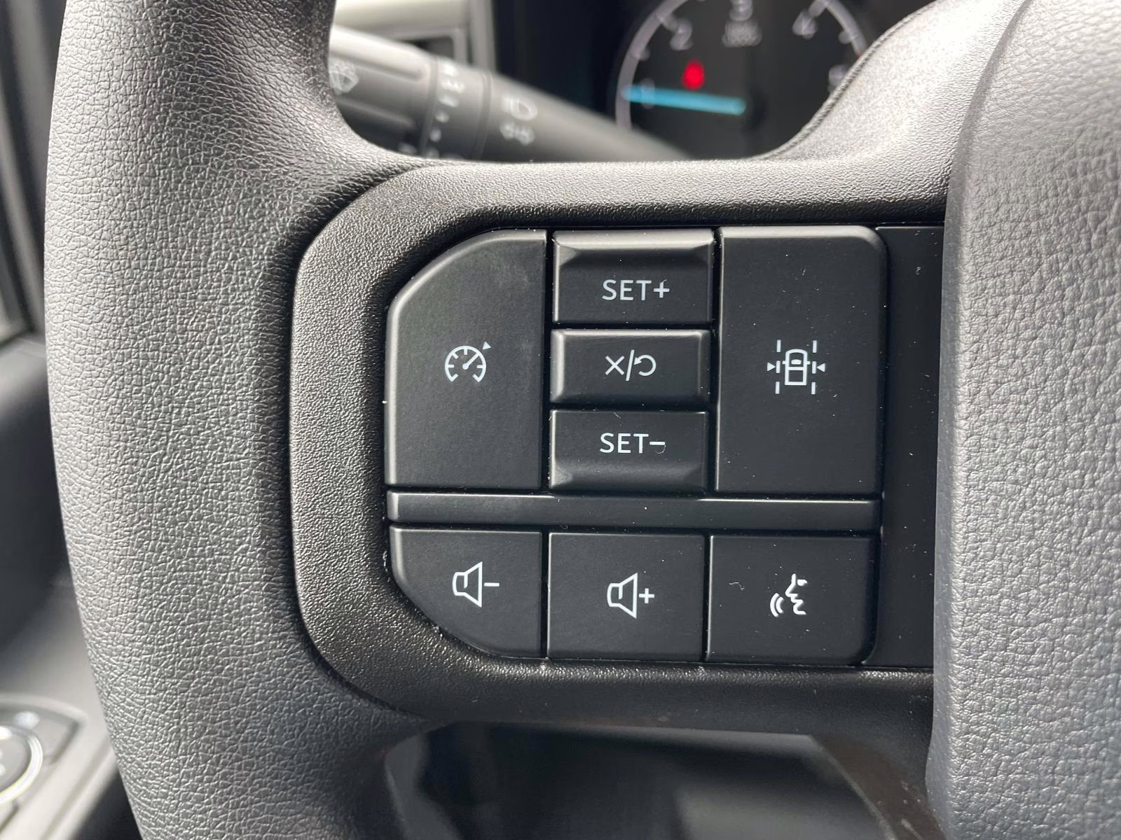 2026 Oxford White Ford Super Duty F-350 DRW XL 4X4 Chassis