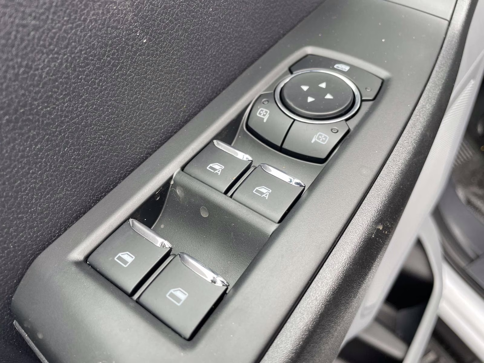 2026 Oxford White Ford Super Duty F-350 DRW XL 4X4 Chassis