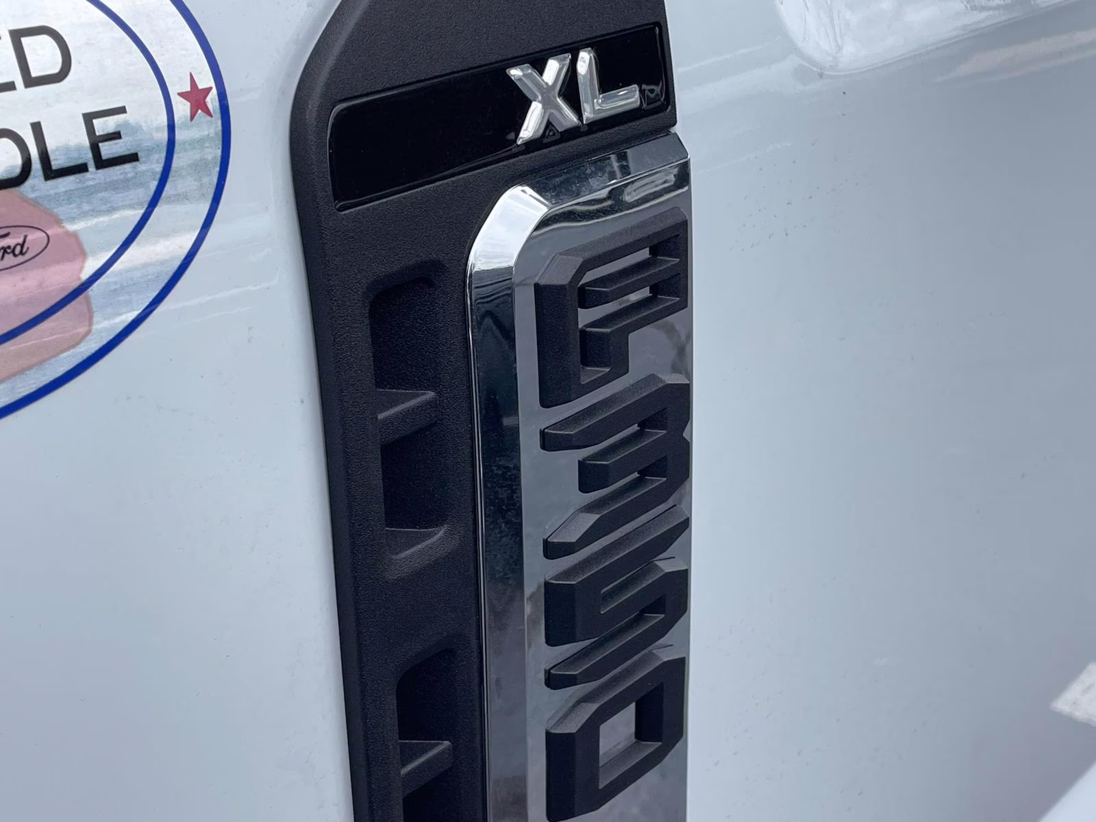 2026 Oxford White Ford Super Duty F-350 DRW XL 4X4 Chassis