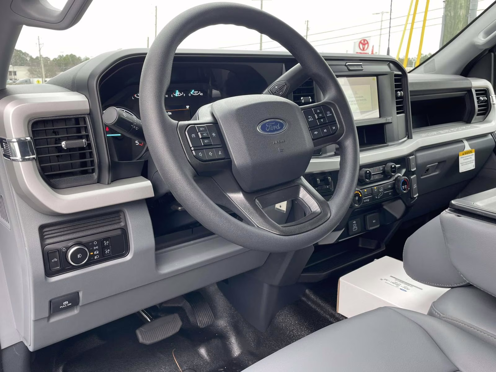 2026 Oxford White Ford Super Duty F-350 DRW XL 4X4 Chassis