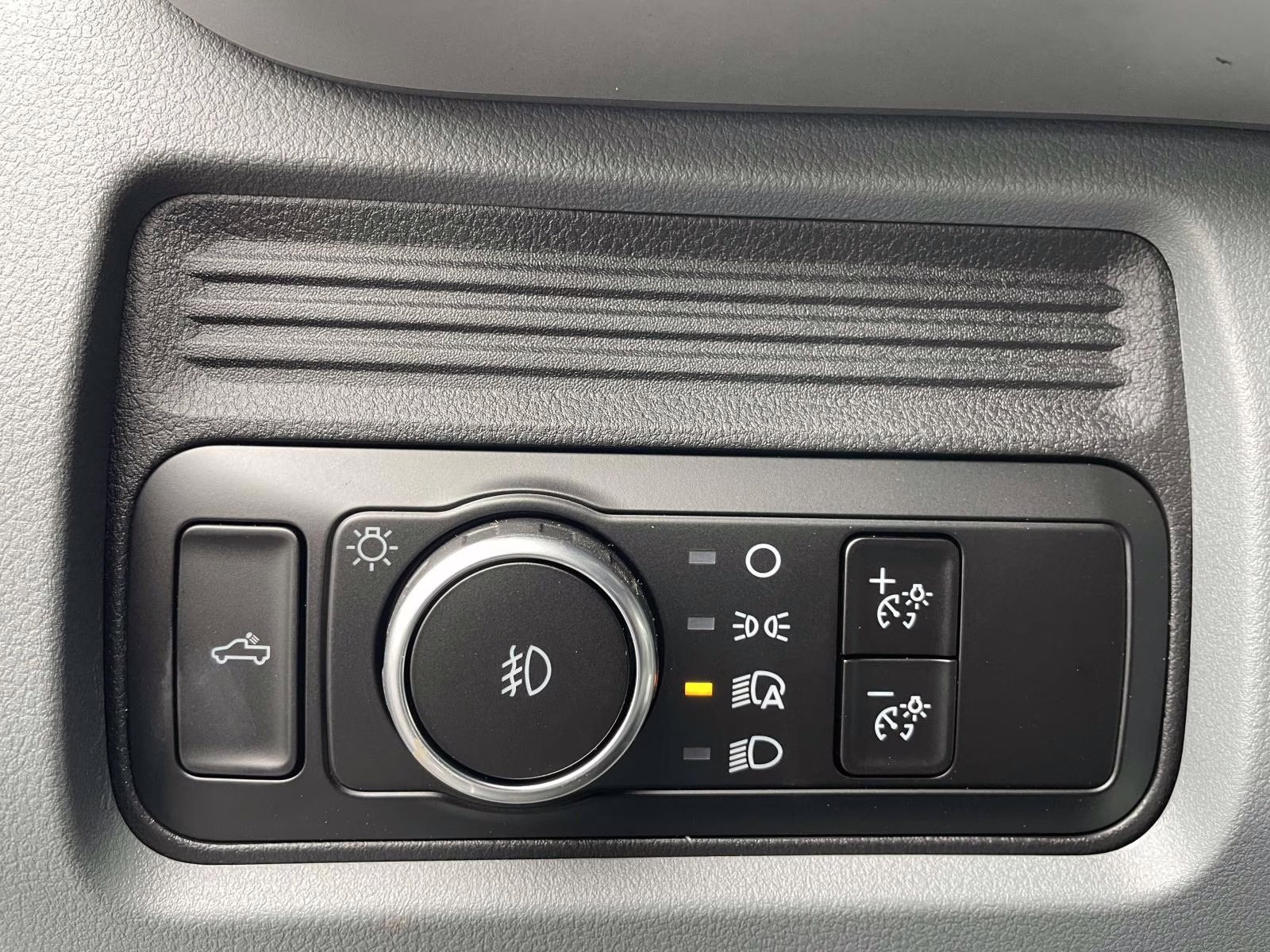 2026 Oxford White Ford Super Duty F-350 DRW XL 4X4 Chassis