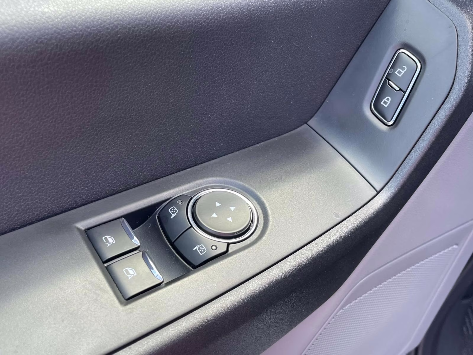 2025 Oxford White Ford Super Duty F-250 SRW XL RWD Truck