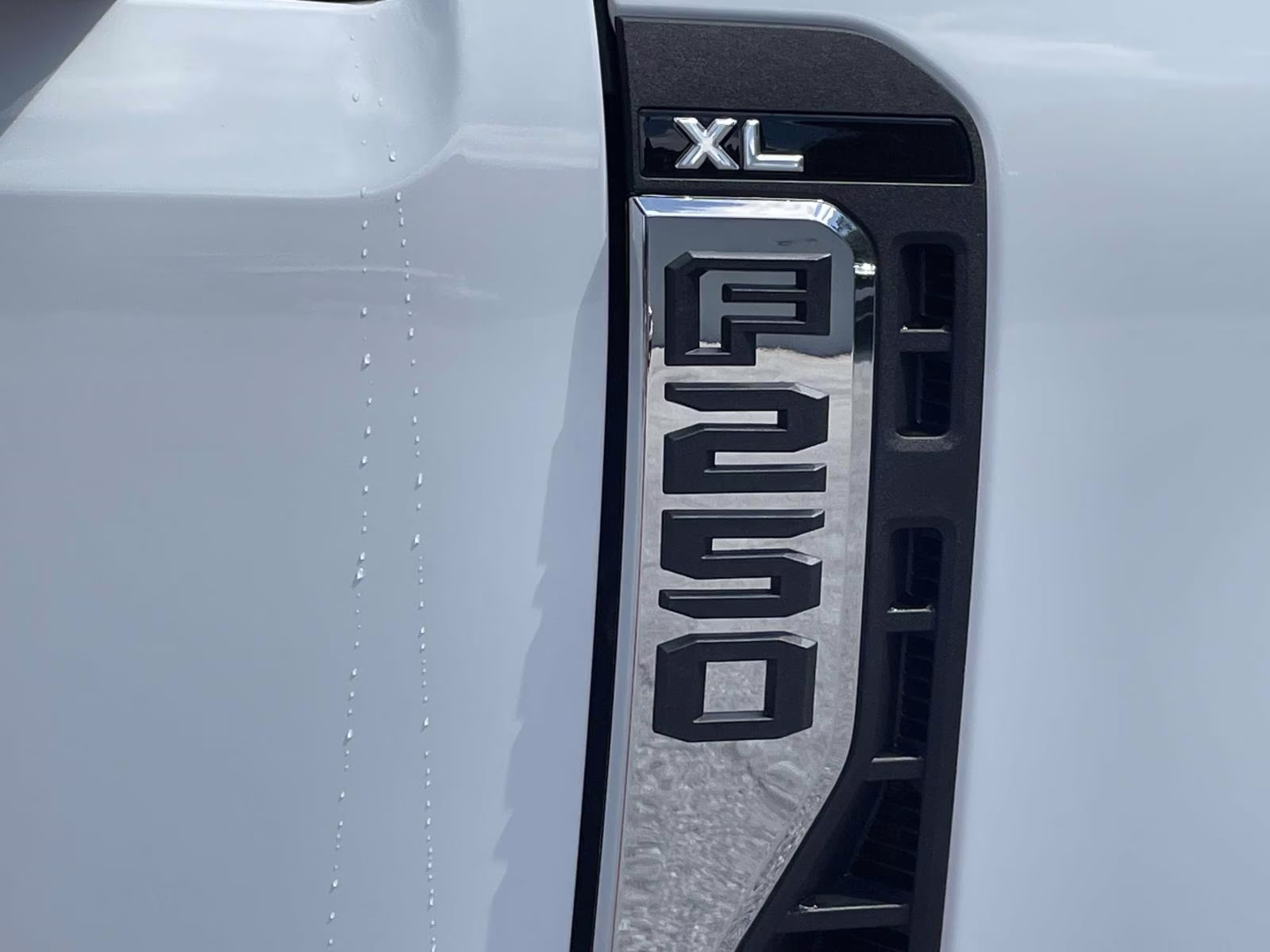 2025 Oxford White Ford Super Duty F-250 SRW XL RWD Truck