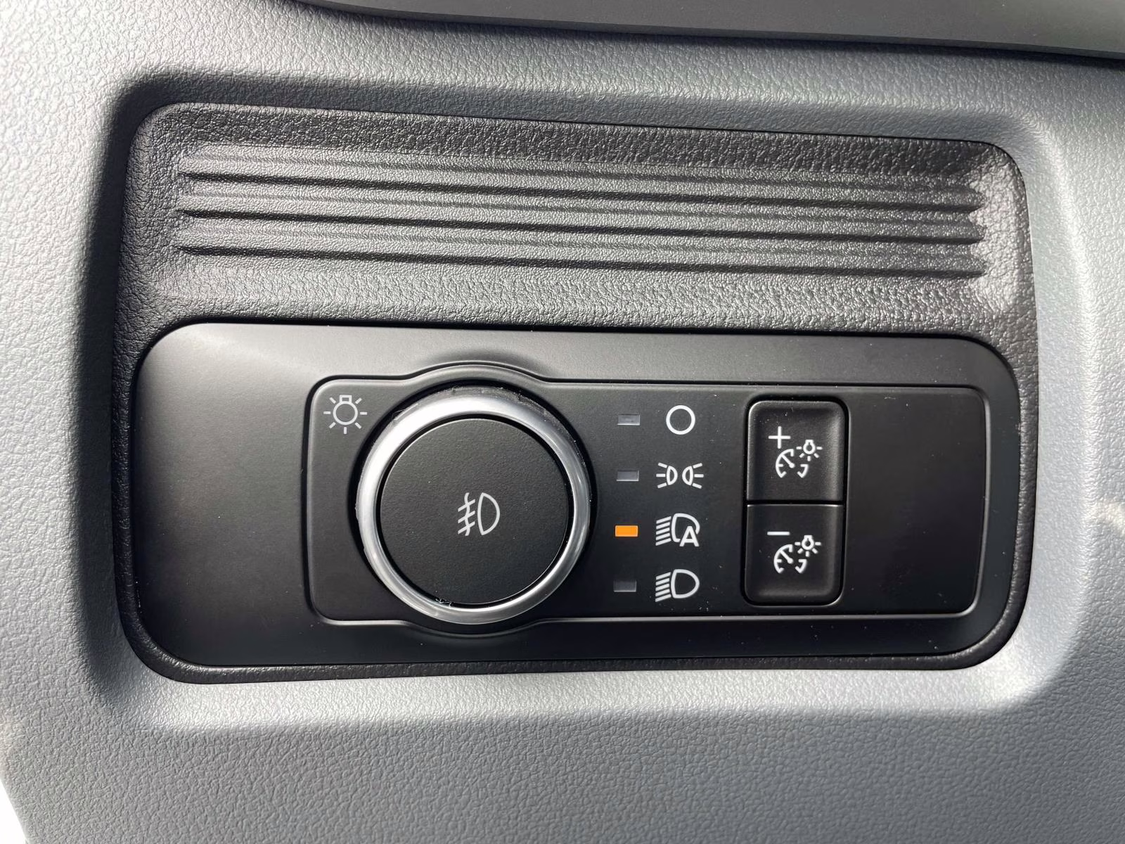 2026 Oxford White Ford Super Duty F-550 DRW XL RWD Chassis