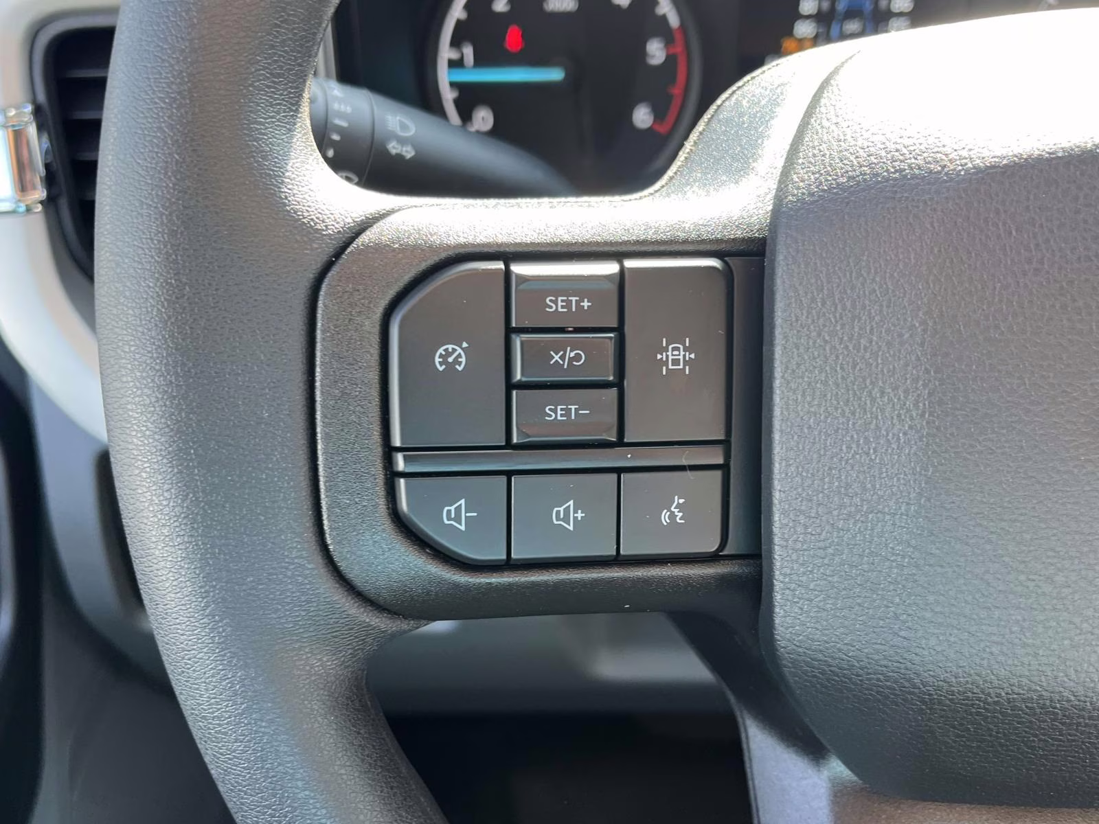 2026 Oxford White Ford Super Duty F-550 DRW XL RWD Chassis