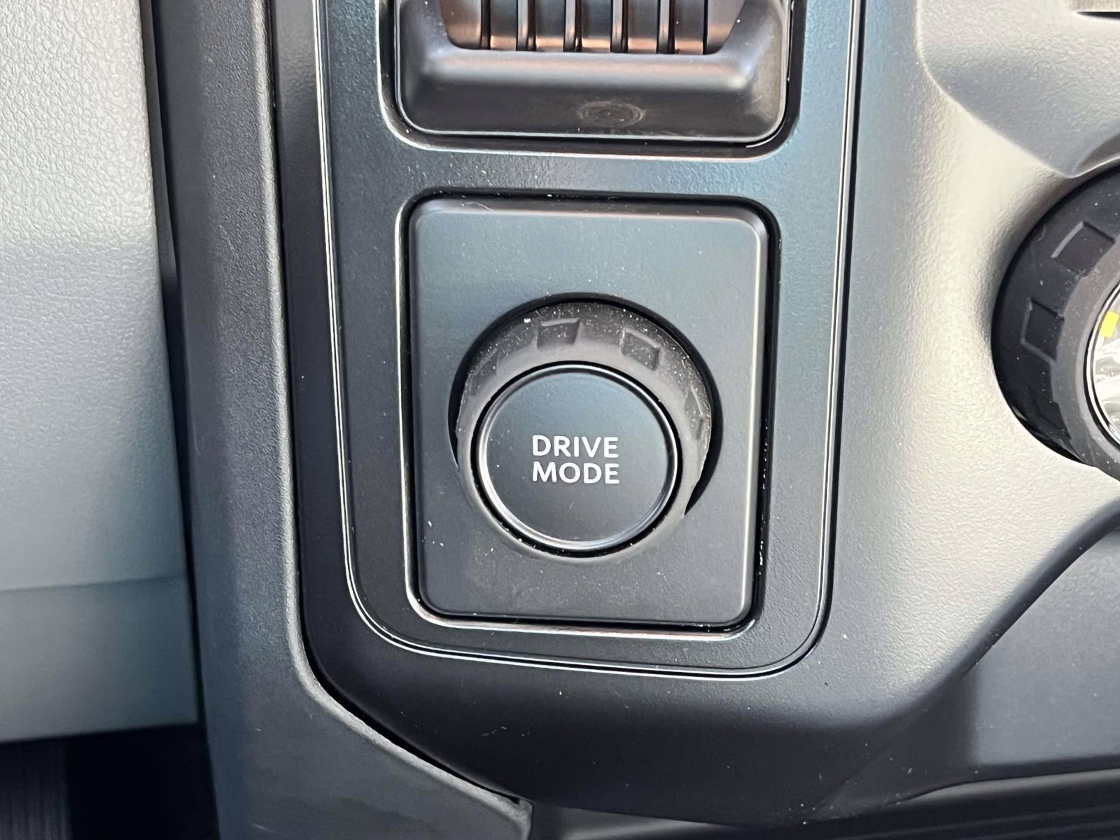 2026 Oxford White Ford Super Duty F-550 DRW XL RWD Chassis