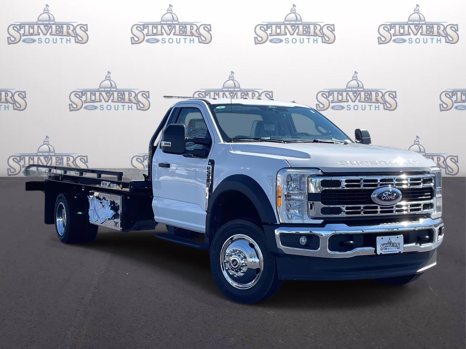 2026 Oxford White Ford Super Duty F-550 DRW XL RWD Chassis