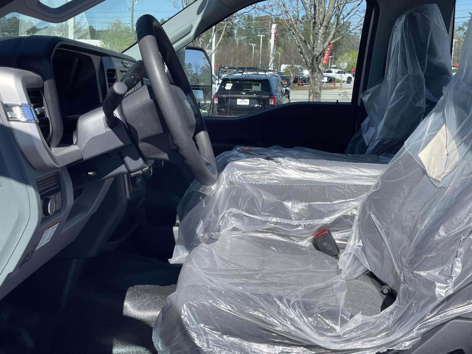 2026 Oxford White Ford Super Duty F-550 DRW XL RWD Chassis