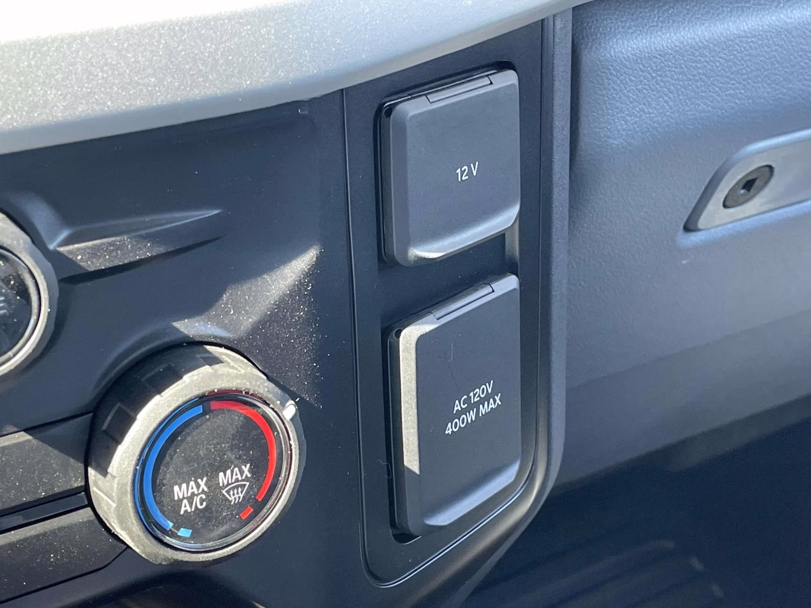 2026 Oxford White Ford Super Duty F-550 DRW XL RWD Chassis