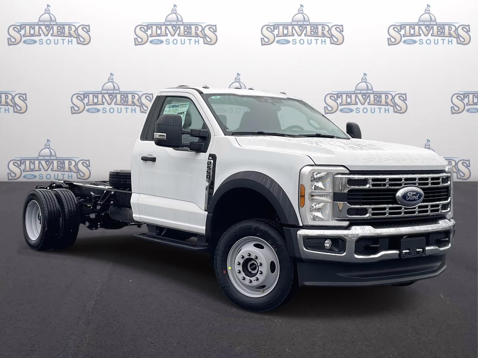 2026 Oxford White Ford Super Duty F-550 DRW XL 4X4 Chassis