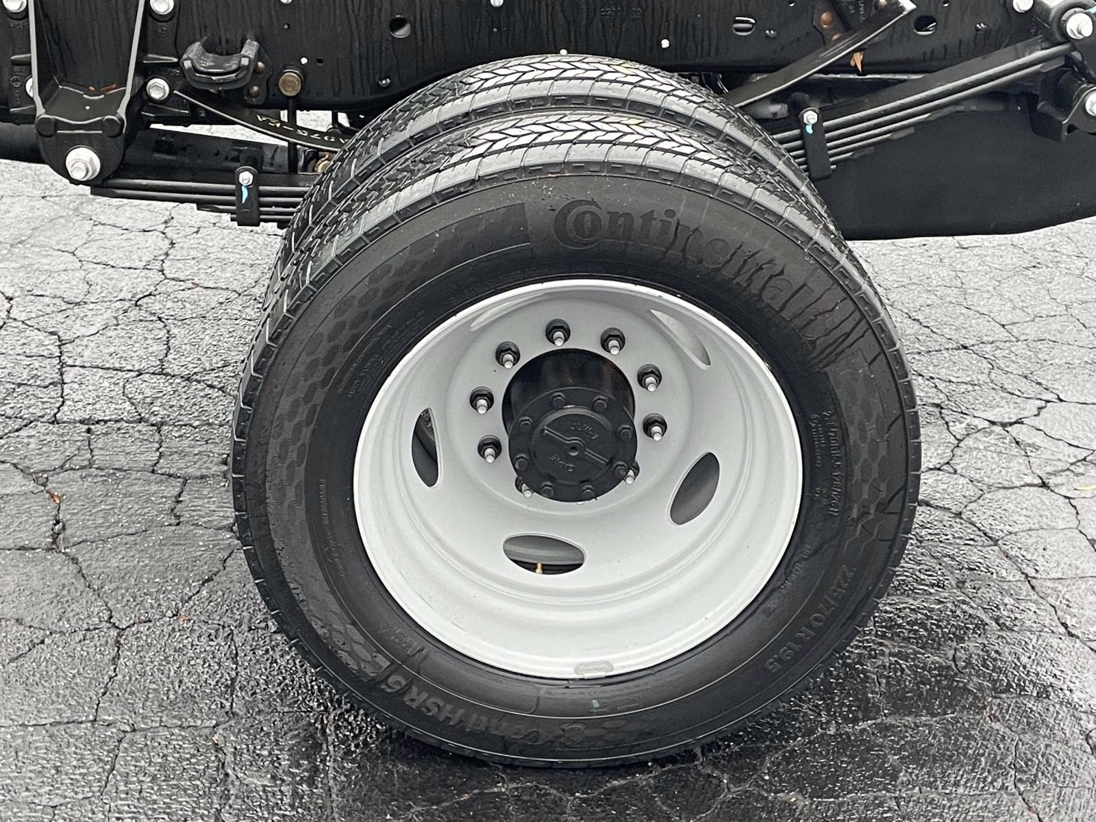 2026 Oxford White Ford Super Duty F-550 DRW XL 4X4 Chassis