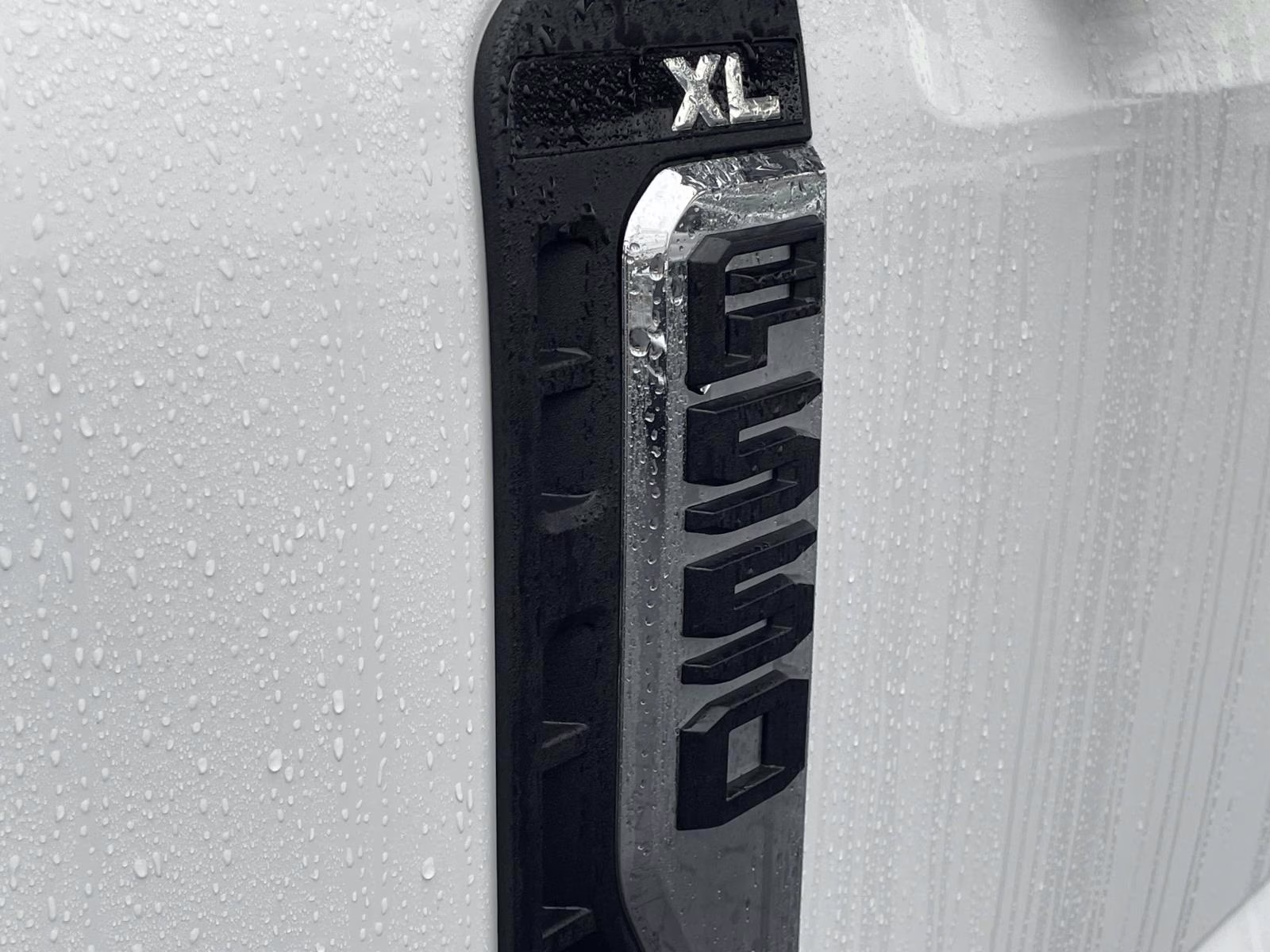 2026 Oxford White Ford Super Duty F-550 DRW XL 4X4 Chassis