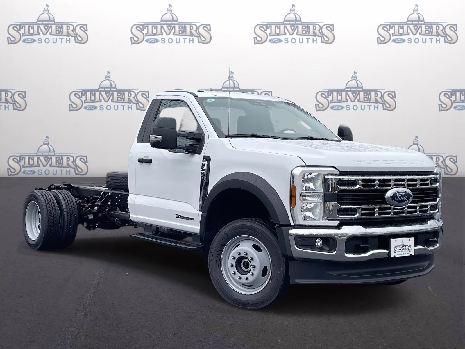 2026 Oxford White Ford Super Duty F-550 DRW XL 4X4 Chassis