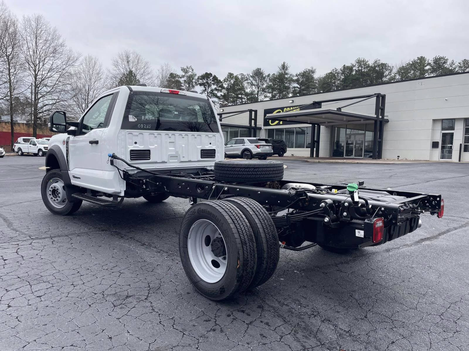 2026 Oxford White Ford Super Duty F-550 DRW XL 4X4 Chassis